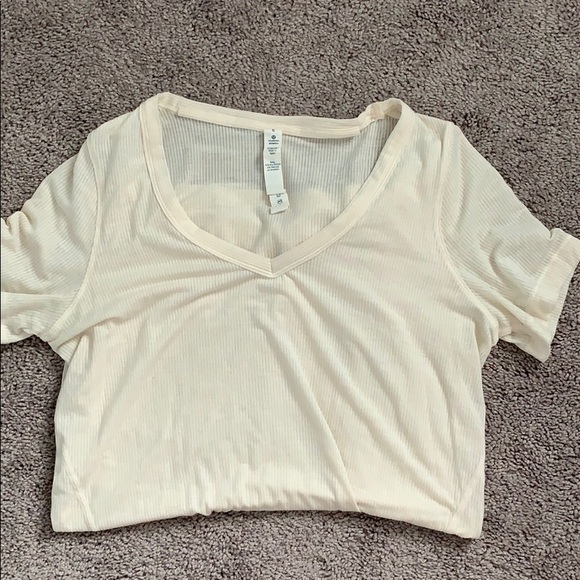 Lululemon Tee - Picture 1 of 4